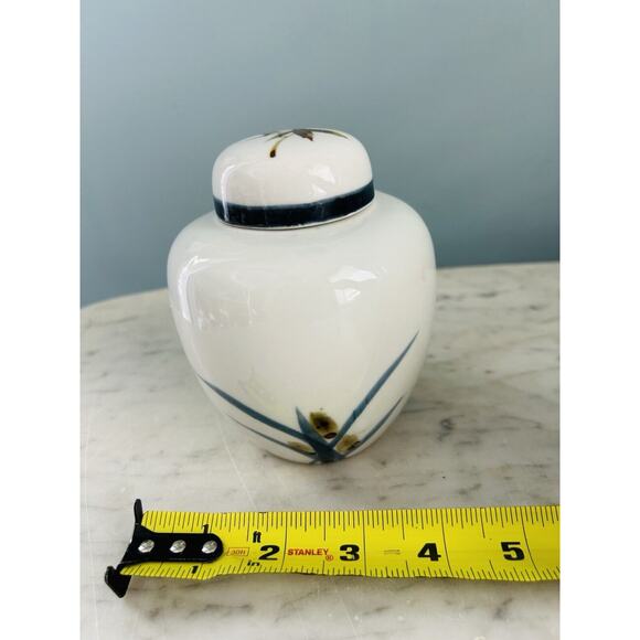 Vintage Ceramic Ginger Jar Lid Hand Painted Oriental Collection Japan Lily Urn - Picture 6 of 14